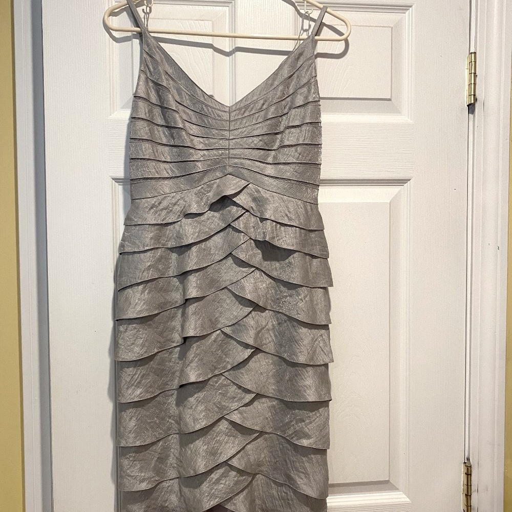 Adrianna Papell Occasions 4P Silver Gray Metallic Tiered Ruffled Cocktail Dress